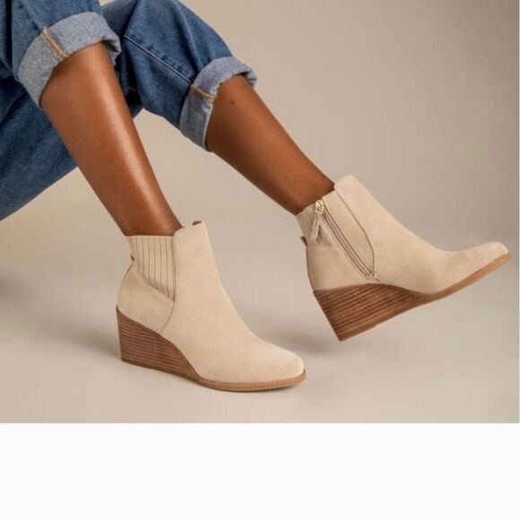 Universal Threads solid tan womens boots size 6 nwt side zip carmel booties boot - Picture 11 of 17